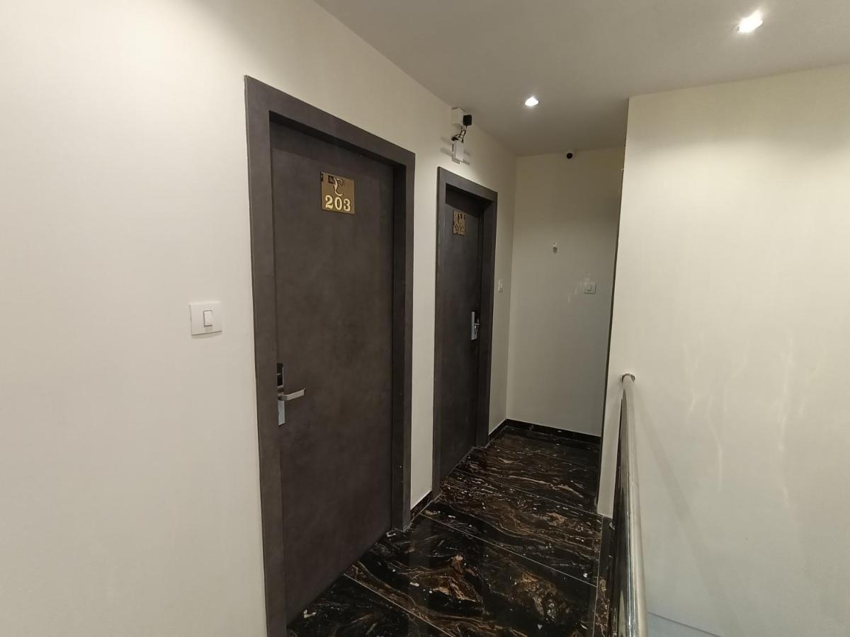 Hotel Classio Andheri - Near Dn Nagar Metro Station Mumbai Luaran gambar